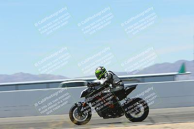 media/May-06-2024-Moto Forza (Mon) [[b33359f27d]]/2-Intermediate/Session 4 Front Straight Speed Pans/